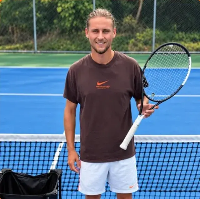 Tennis coach